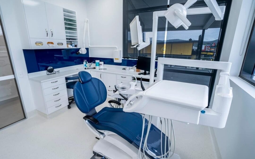What are the benefits of visiting a professional Dental Clinic in Siliguri regularly?